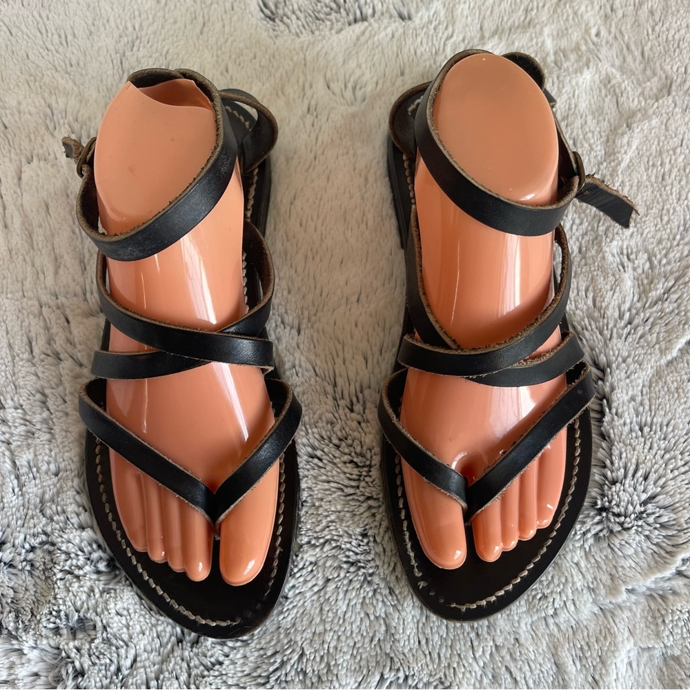 K.Jacques Black Leather Strappy Toe-Loop Sandals size 41/10.5